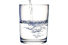 Ilustracja do artykułu woda w szklance.jpg